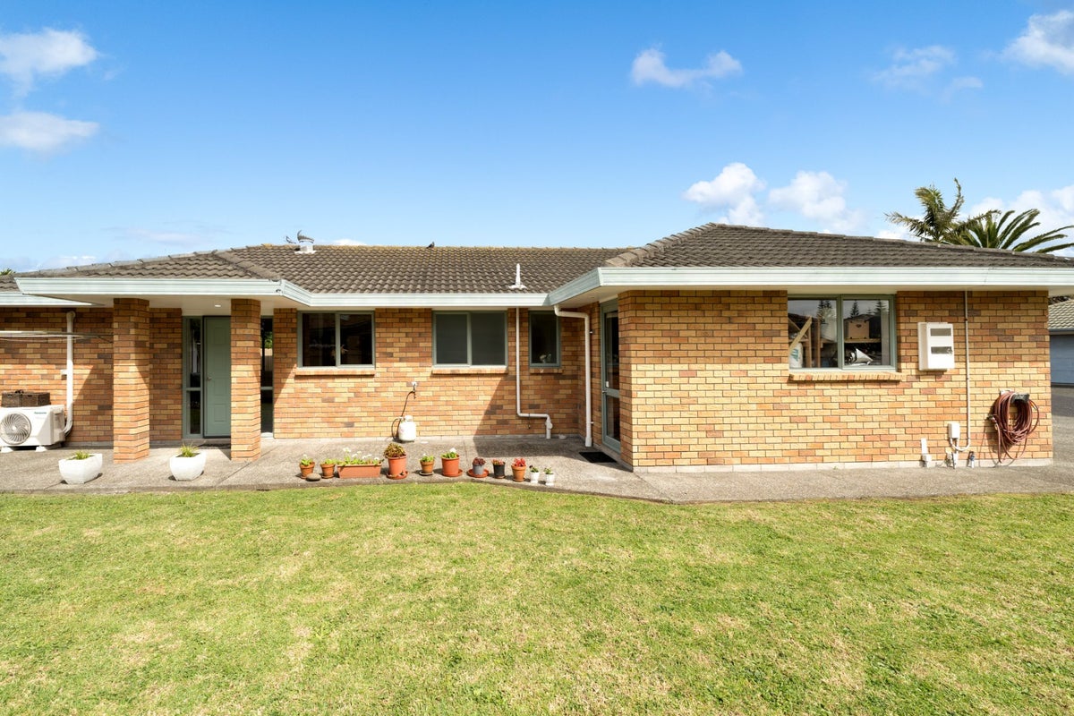 6/72 Swanson Road, Henderson, Auckland - Carousel 25