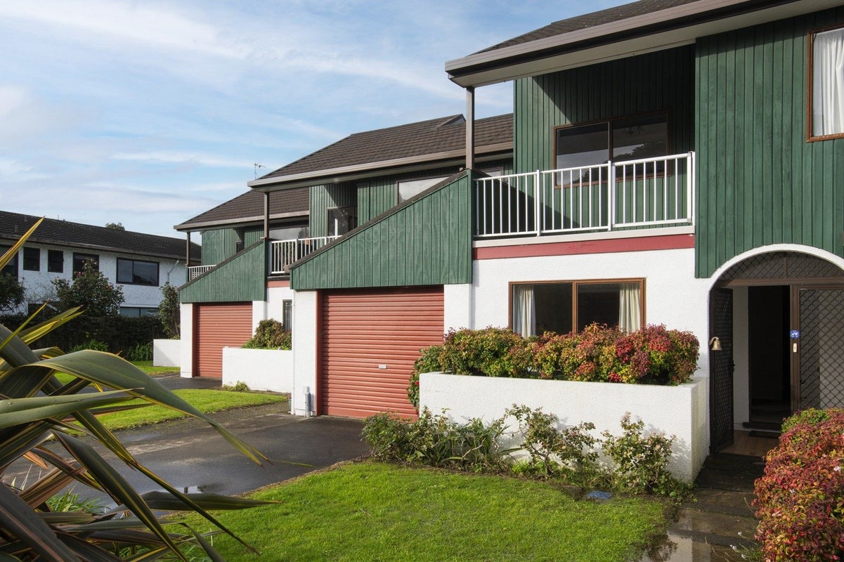 65 Esplanade, Kaiti, Gisborne - Carousel 1