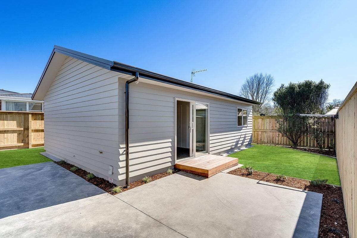 3 Paulette Place, Queenwood, Hamilton - Carousel 1