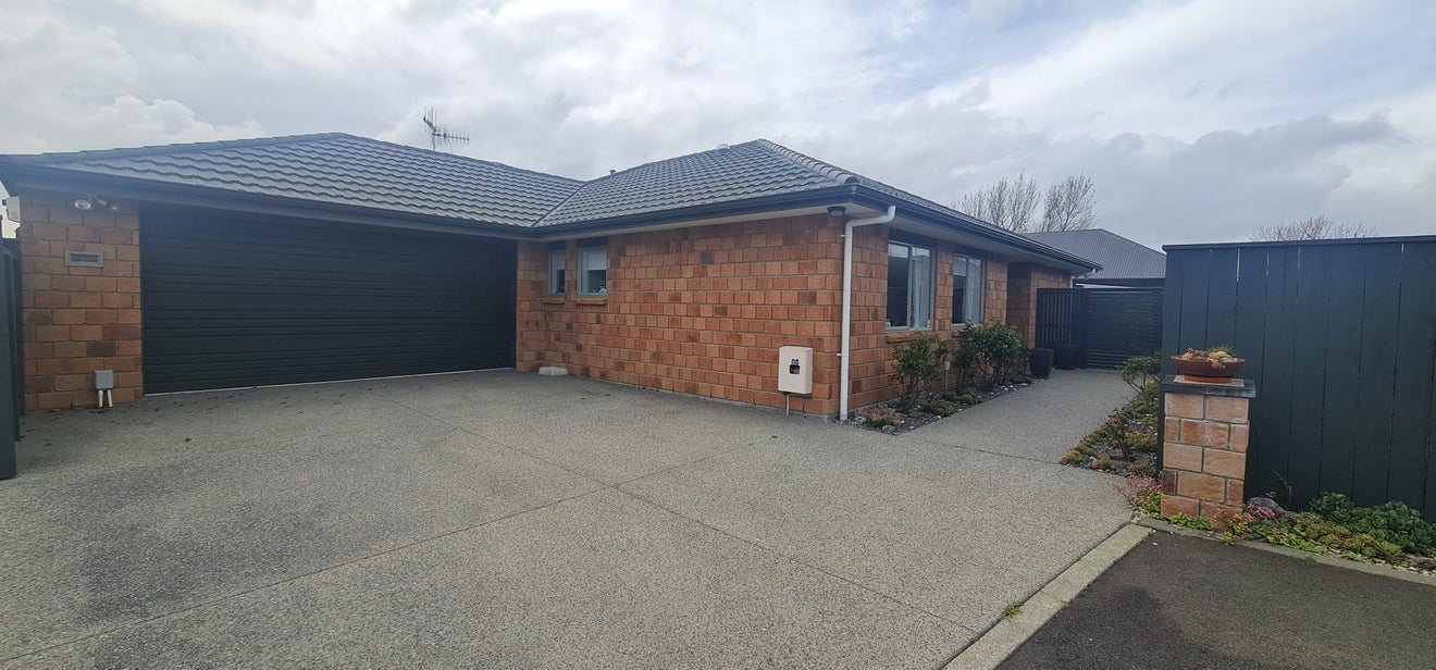 5 Manhattan Court, Paraparaumu Beach, Paraparaumu - Carousel 21