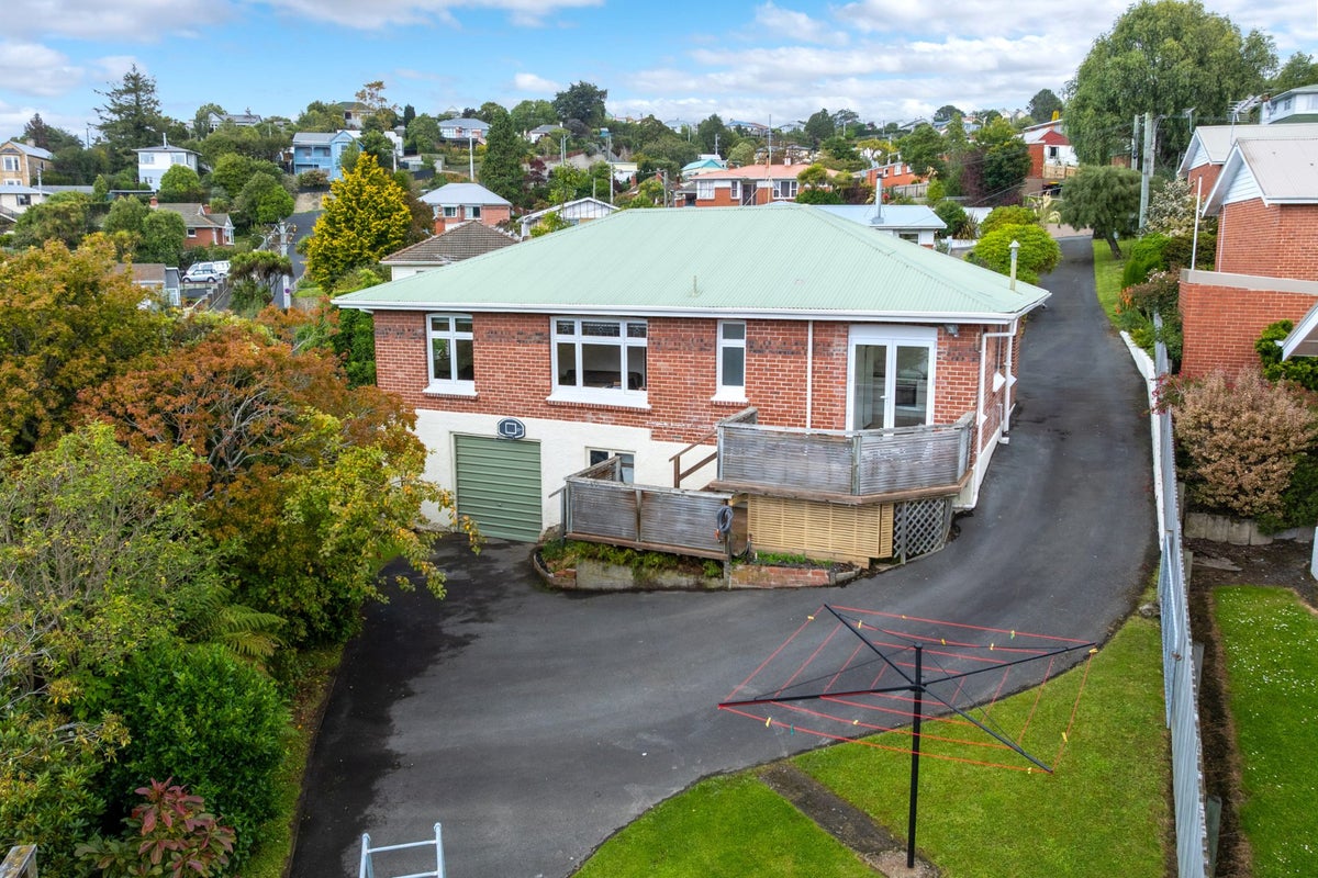33A Glen Road, Mornington, Dunedin - Carousel 1