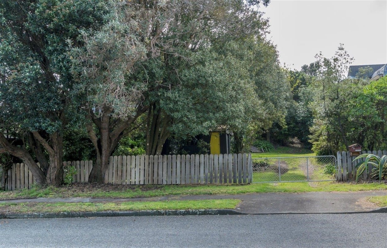 17 Hughes Street, Waikanae Beach, Waikanae - Carousel 26