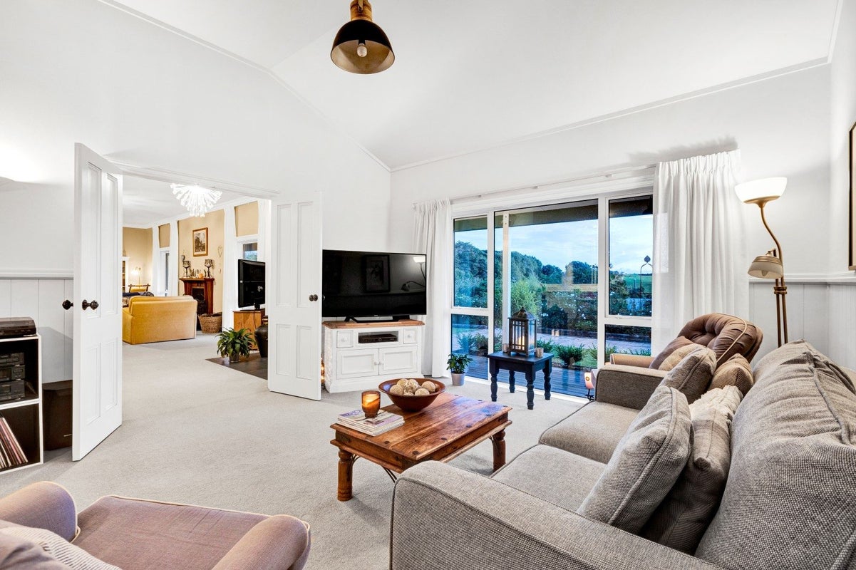 315 Tarata Road, Norfolk, Inglewood - Carousel 1