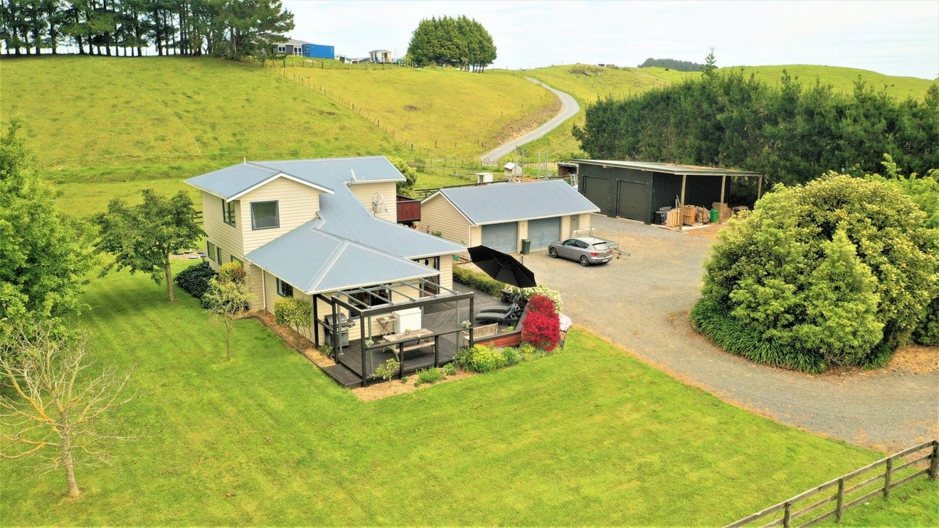 325 Hokio Sand Road, Hokio Beach, Levin - Carousel 1