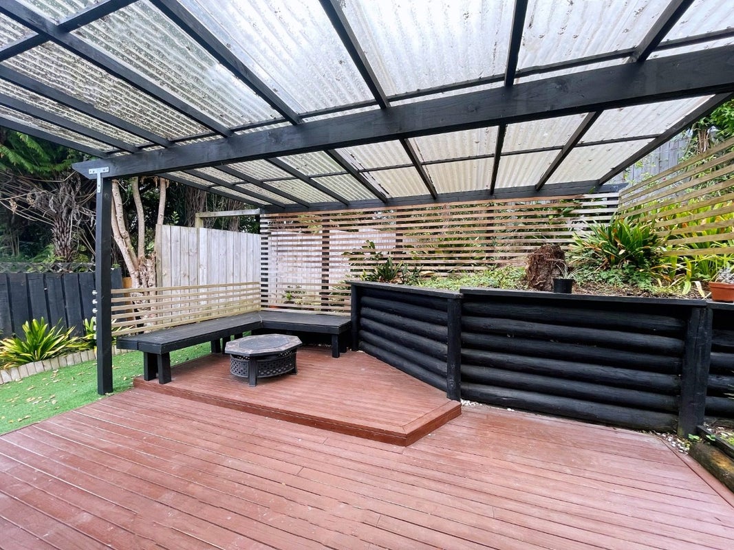 25 Calman Place, Chatswood, Auckland - Carousel 1