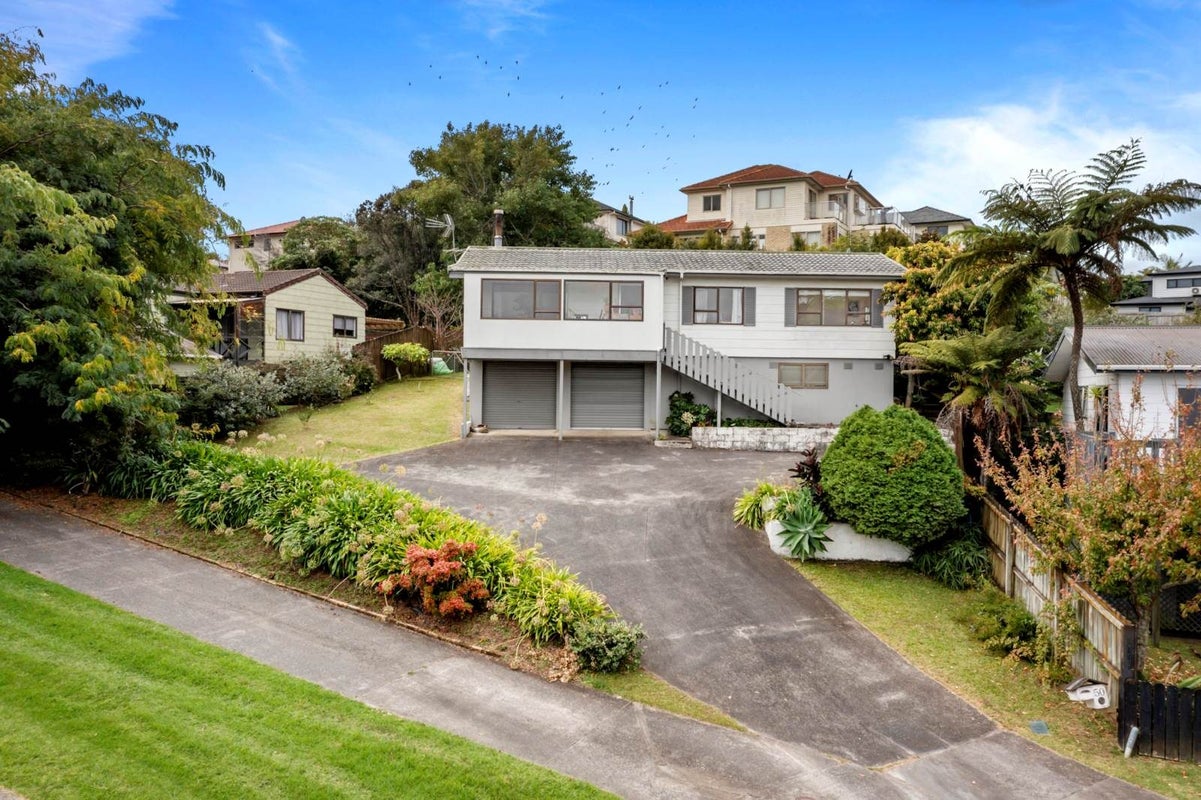 50 Aronia Way, Goodwood Heights, Auckland - Carousel 1