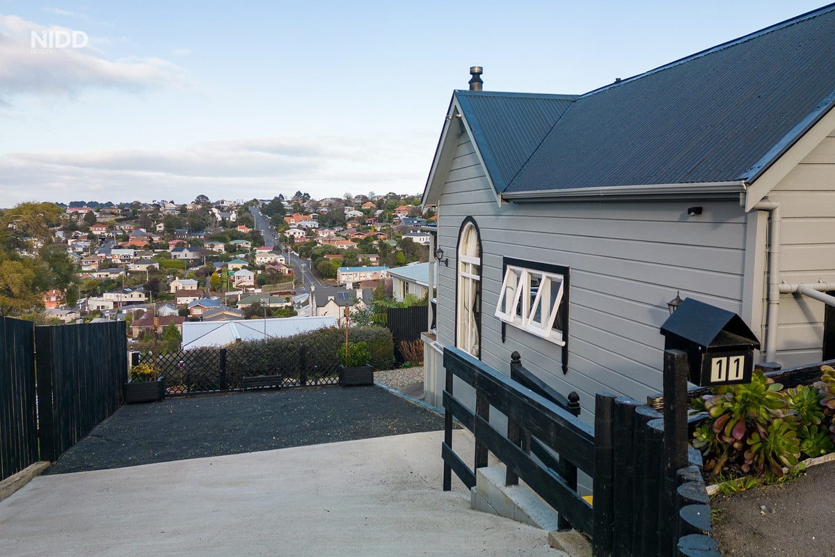 11 Henderson Street, Mornington, Dunedin - Carousel 2