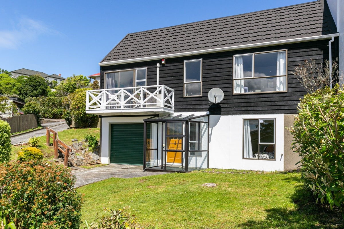 6A Makatote Grove, Churton Park, Wellington - Carousel 1