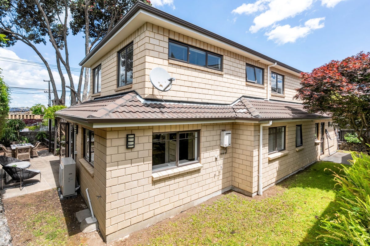 81 Owairaka Avenue, Mount Albert, Auckland - Carousel 20