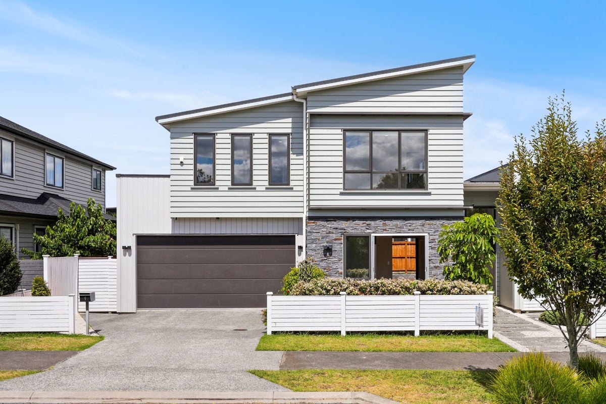 9 McCaw Avenue, Whenuapai, Auckland - Carousel 1