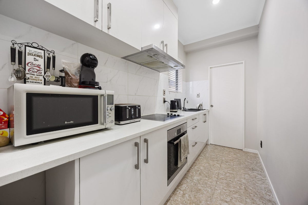 1 & 1A Ballyholey Drive, Flat Bush, Manukau City, Auckland - Carousel 48