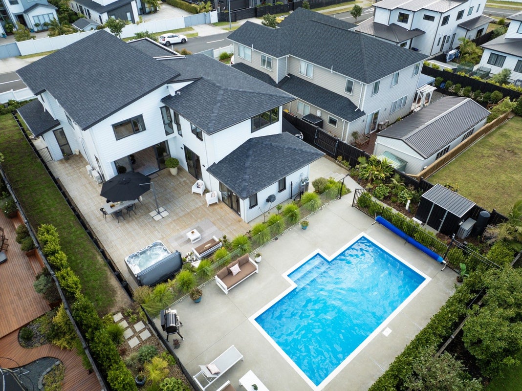 54 Eighth View Avenue, Beachlands, Auckland - Carousel 1