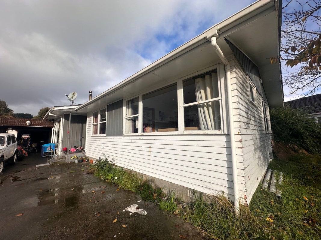 33 Mountbatten Grove, Clouston Park, Upper Hutt - Carousel 10
