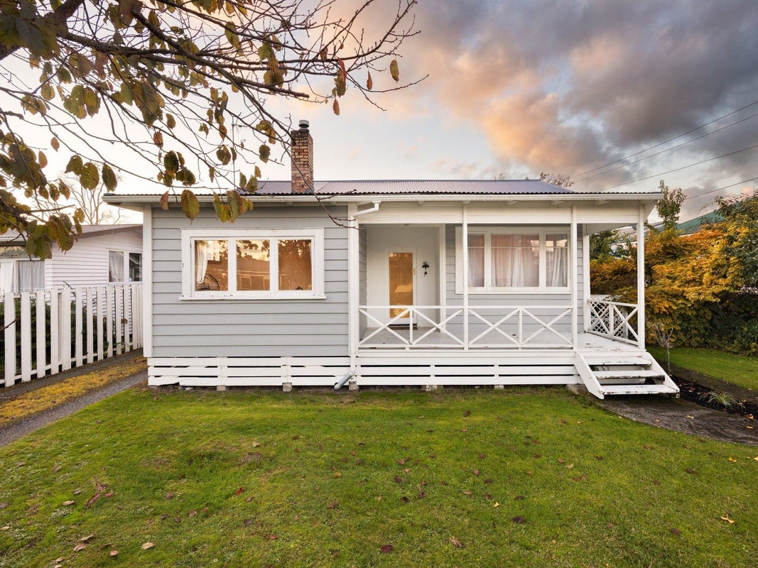 19 Bettina Road, Fairfield, Hamilton - Carousel 1