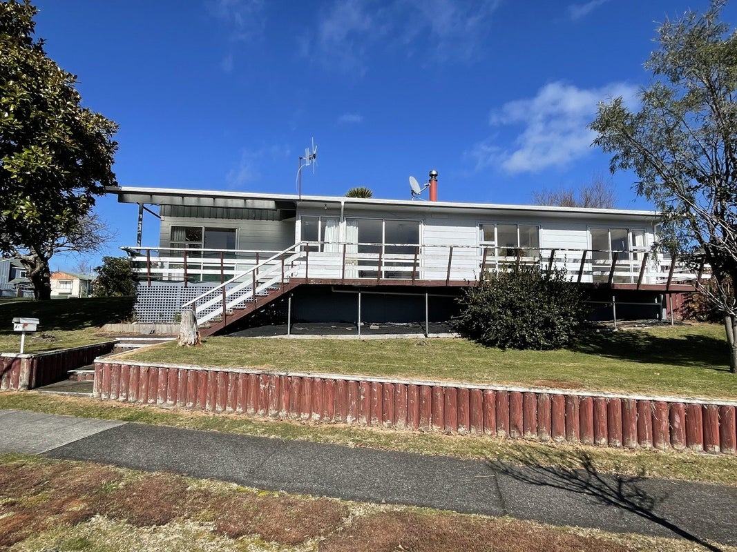 68 St James Street, Richmond Heights, Taupo - Carousel 1