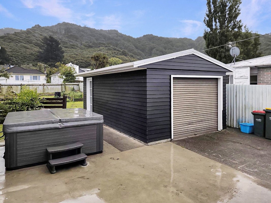 185 Wainuiomata Road, Wainuiomata, Lower Hutt - Carousel 15