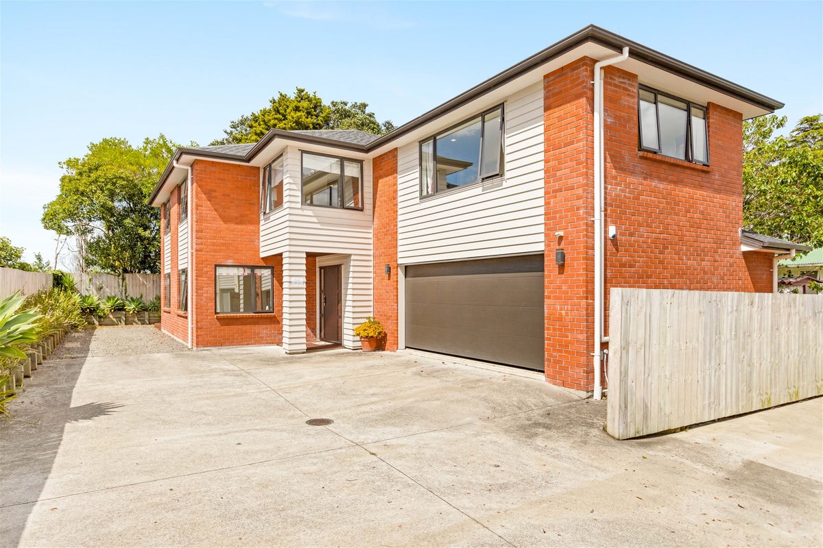 14 Kotuku Street, Te Atatu Peninsula, Auckland - Carousel 1