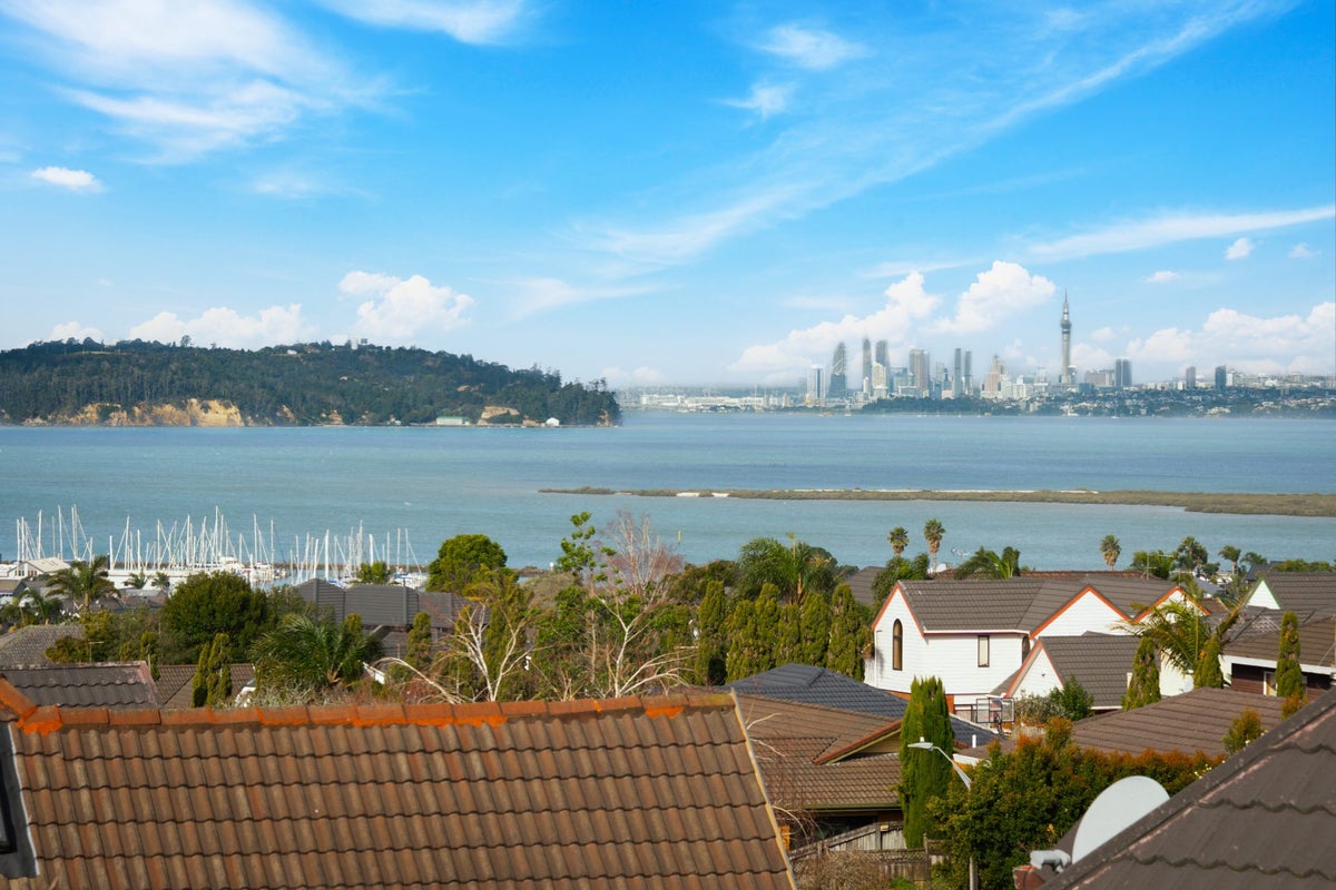 27 Cherub Place, West Harbour, Auckland - Carousel 1