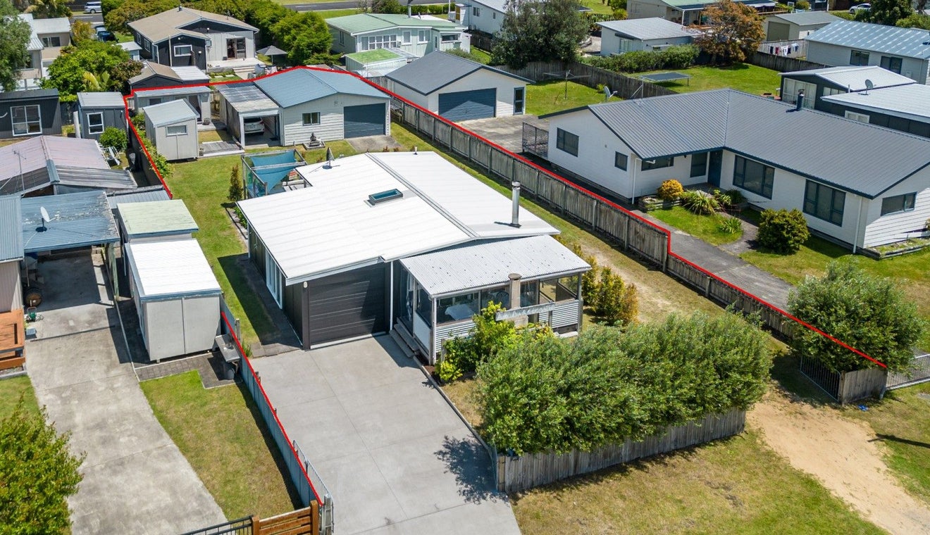 211 Tui Road, Whangamata - Carousel 1