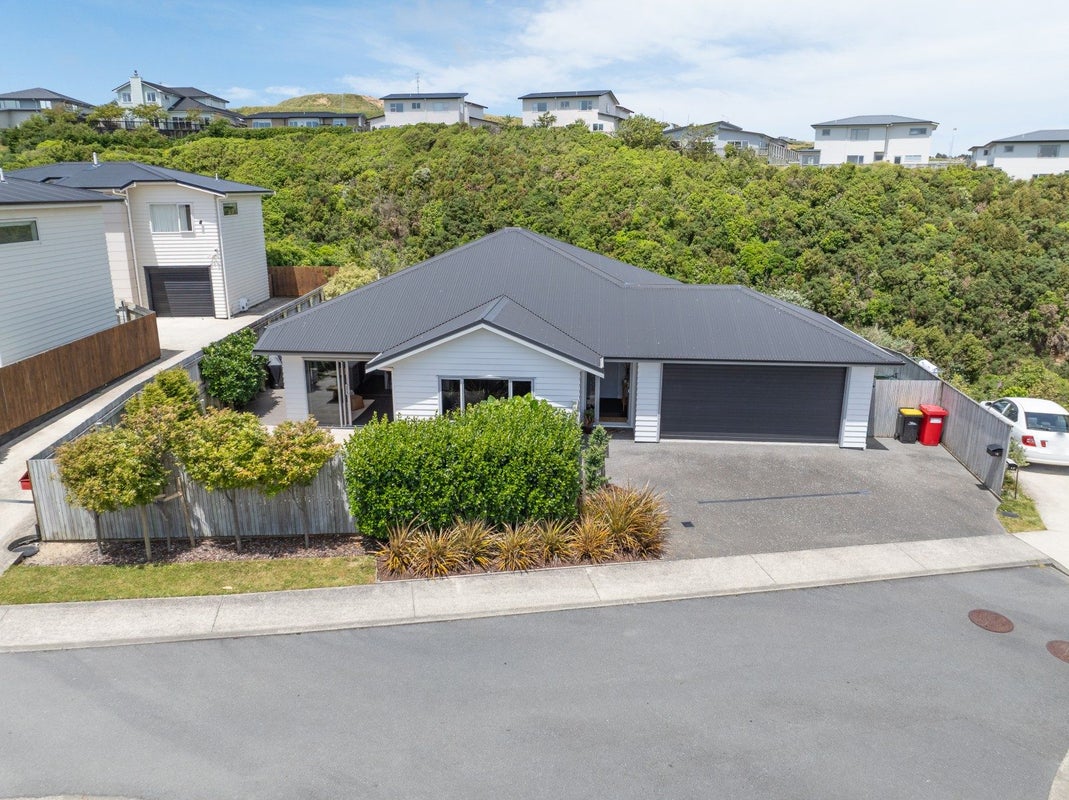 15 Belize Grove, Grenada Village, Wellington - Carousel 2