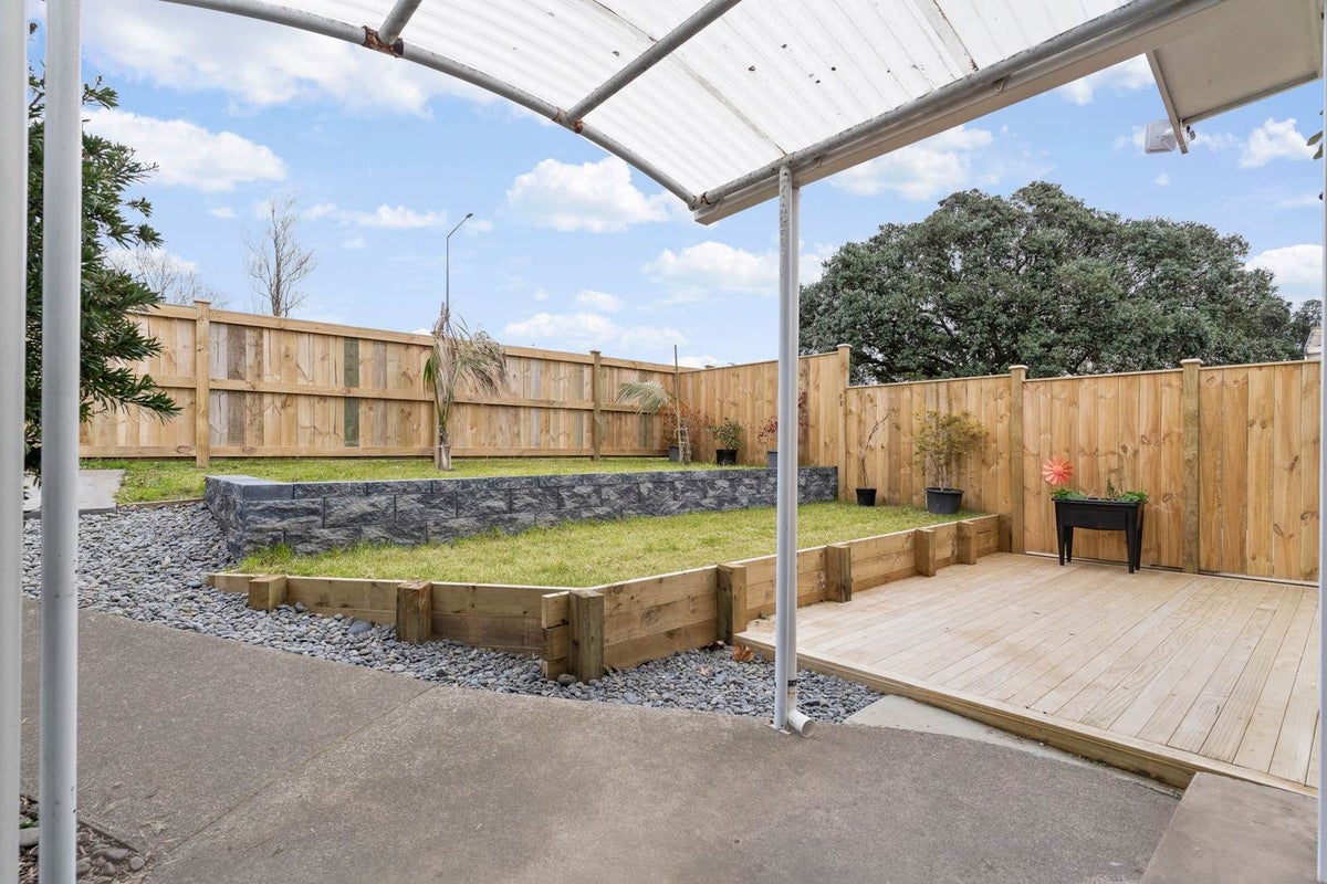 4239A Great North Road, Glendene, Waitakere City, Auckland - Carousel 2