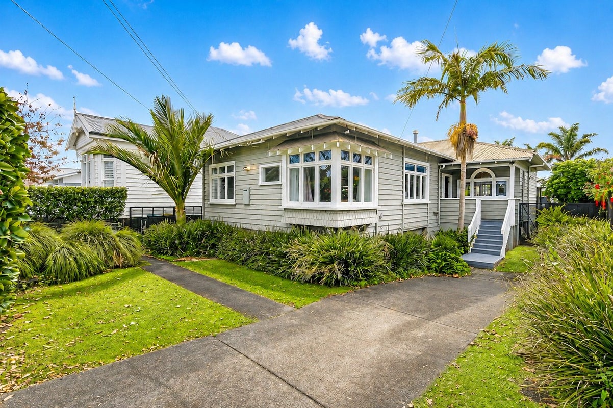 30 Volcanic Street, Mount Eden, Auckland City, Auckland - Carousel 1
