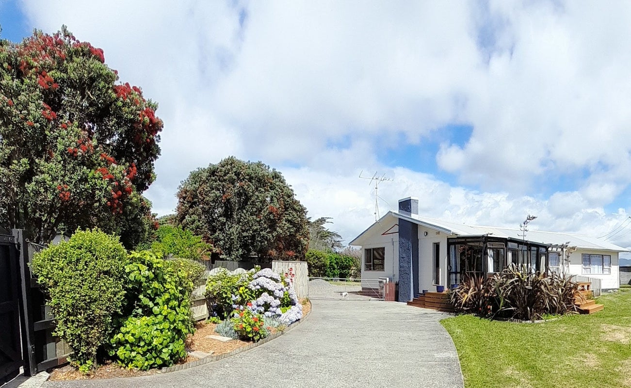 22A The Avenue, Otaki Beach, Otaki - Carousel 1