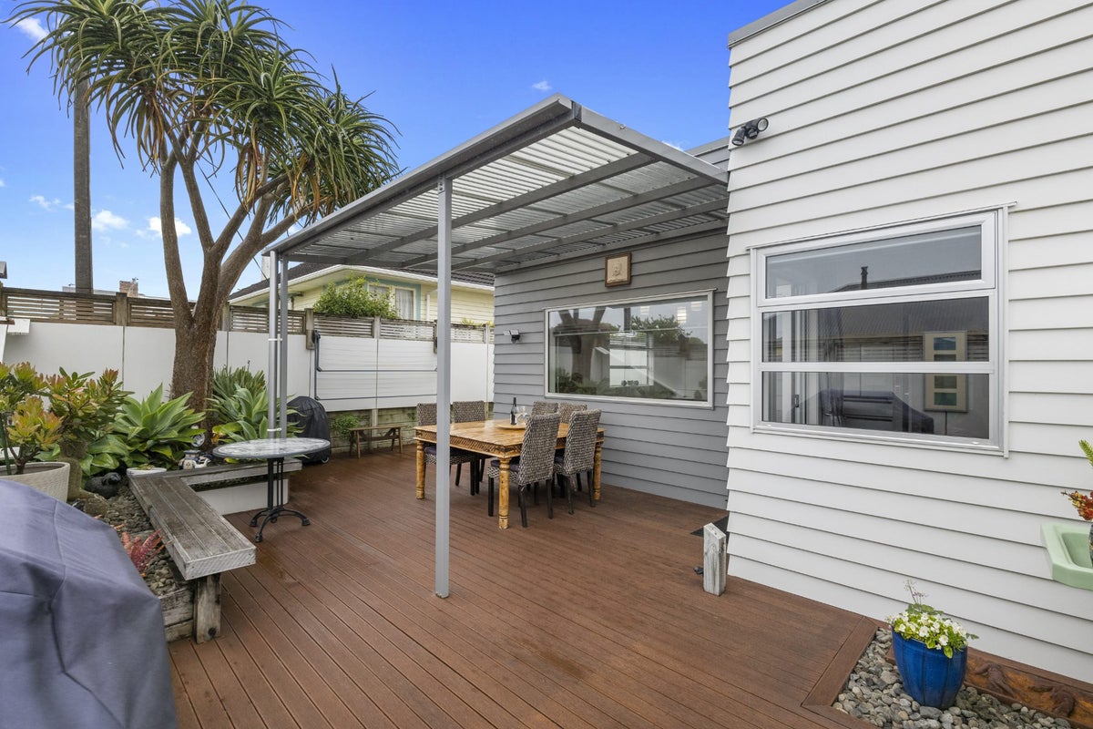 9B Chilman Street, Strandon, New Plymouth - Carousel 2