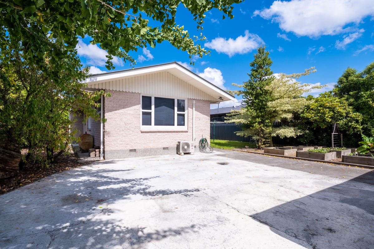 107 Prestons Road, Redwood, Christchurch - Carousel 1