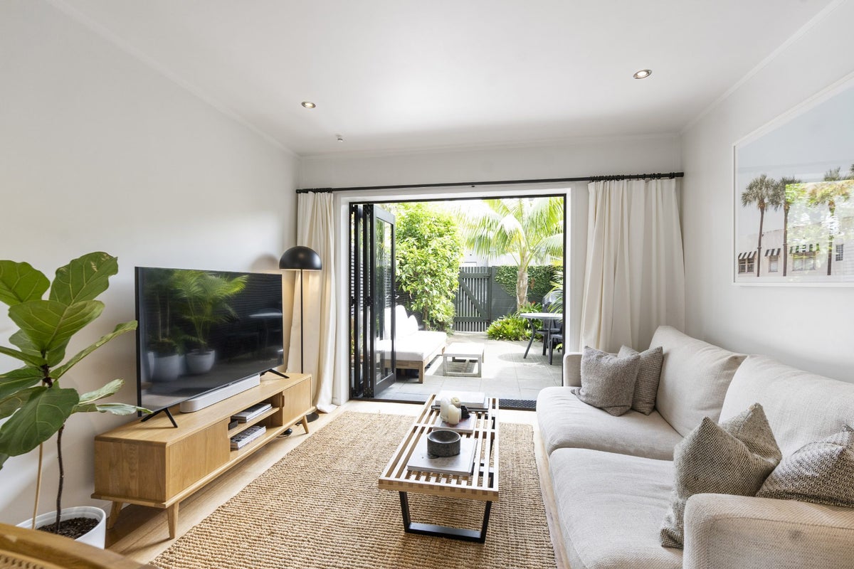 11/53 Collingwood Street, Freemans Bay, Auckland - Carousel 1