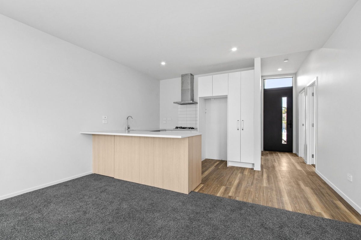1/11 Kingsley Street, St Andrews, Hamilton - Carousel 2