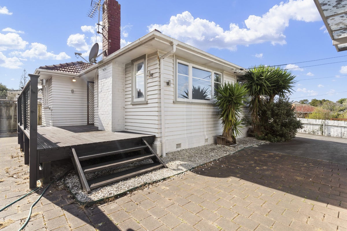 123 Stoddard Road, Wesley, Auckland - Carousel 1