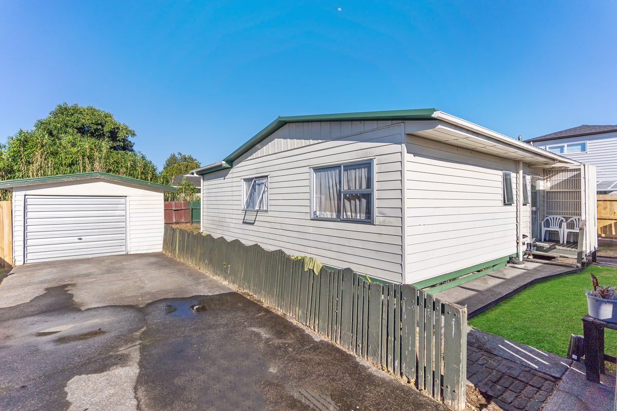 39 Rollerson Street, Papakura, Papakura - Carousel 1