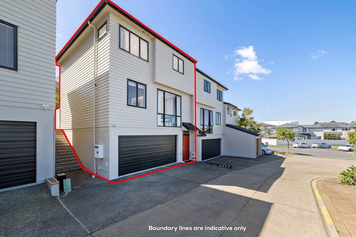 39/22 Northcross Drive, Oteha, Auckland - Carousel 1