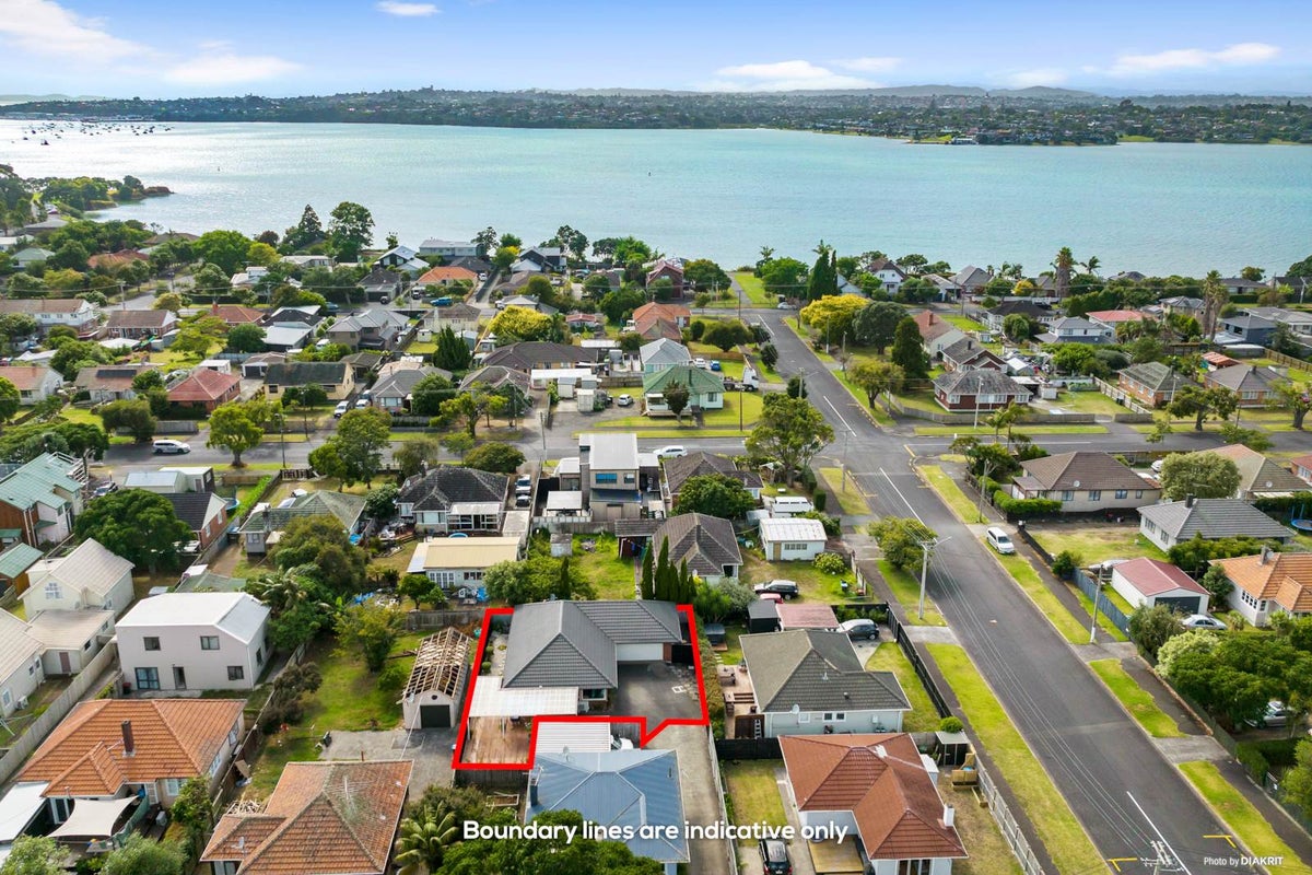26A Kawiti Avenue, Point England, Auckland - Carousel 2
