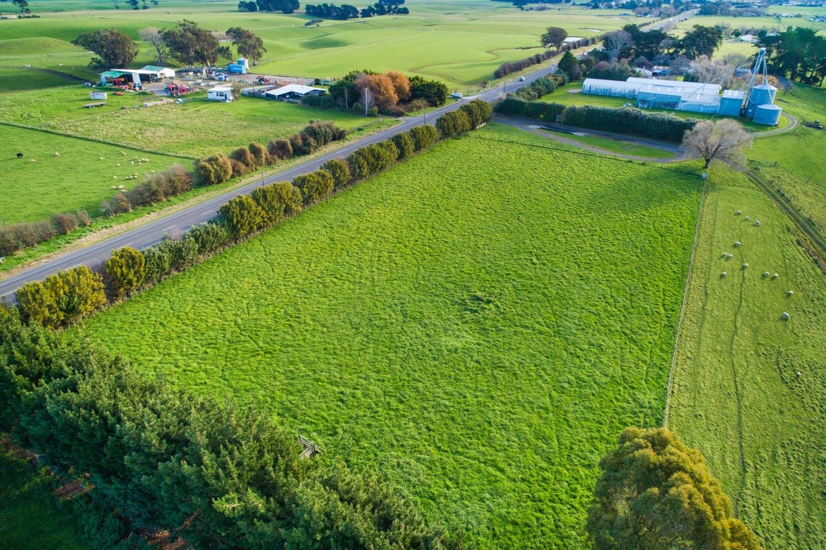 2390 State Highway 3, Sanson, Palmerston North - Carousel 2