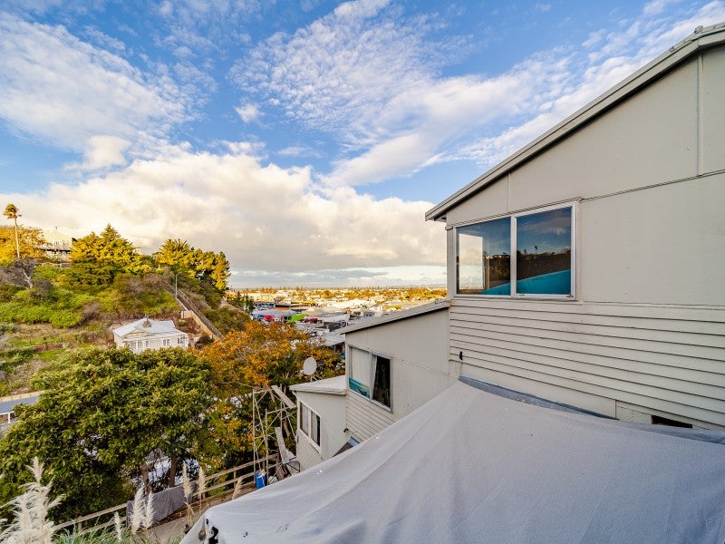 9 Guys Hill Road, Hospital Hill, Napier - Carousel 2