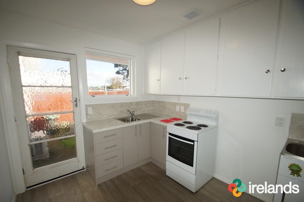 2/124 Aldwins Road, Phillipstown, Christchurch - Carousel 1