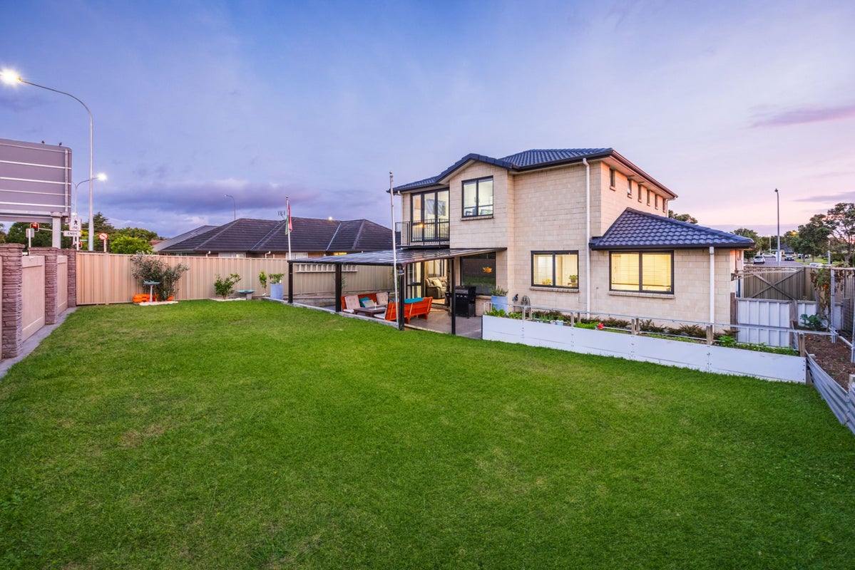 22 Erceg Way, Rosehill, Papakura - Carousel 1