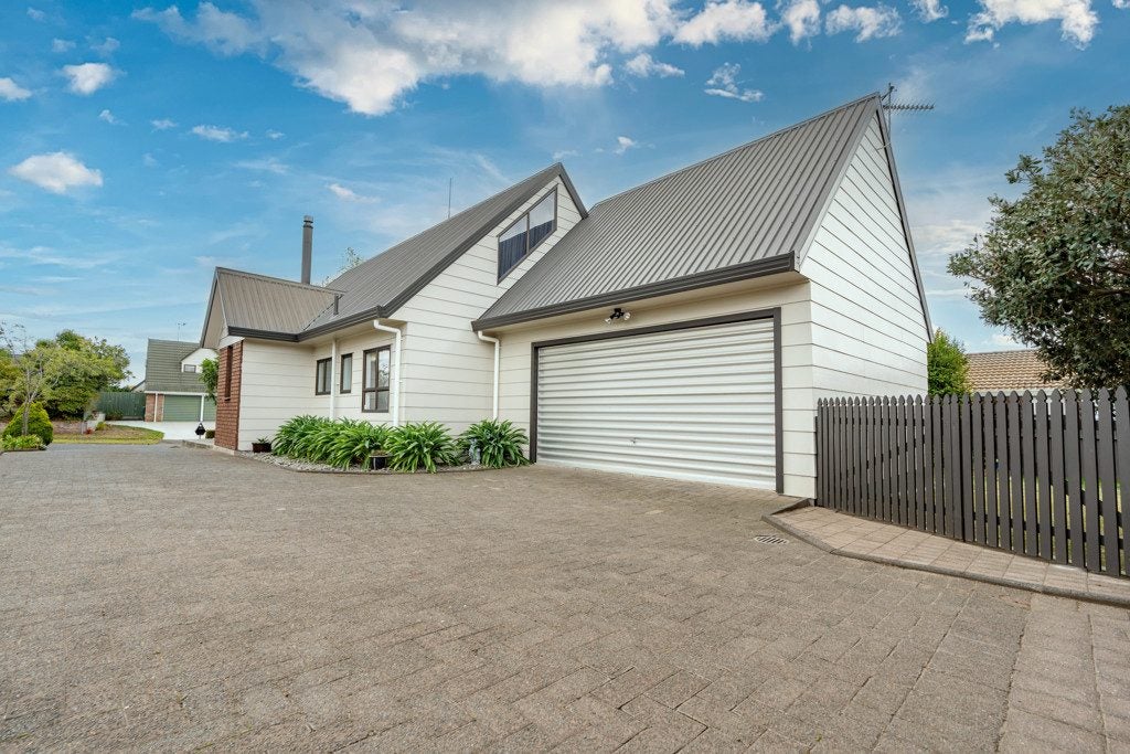 19 Ngaio Place, Pukete, Hamilton - Carousel 2