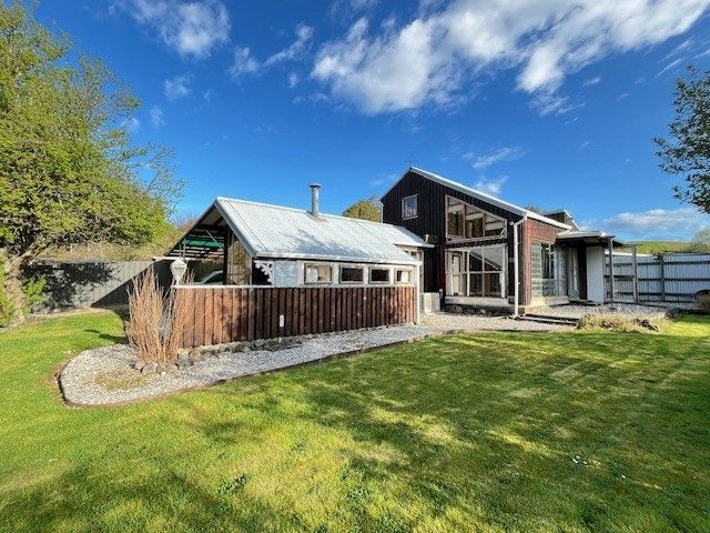 8 Greenwich Street, Waihola, Milton - Carousel 1