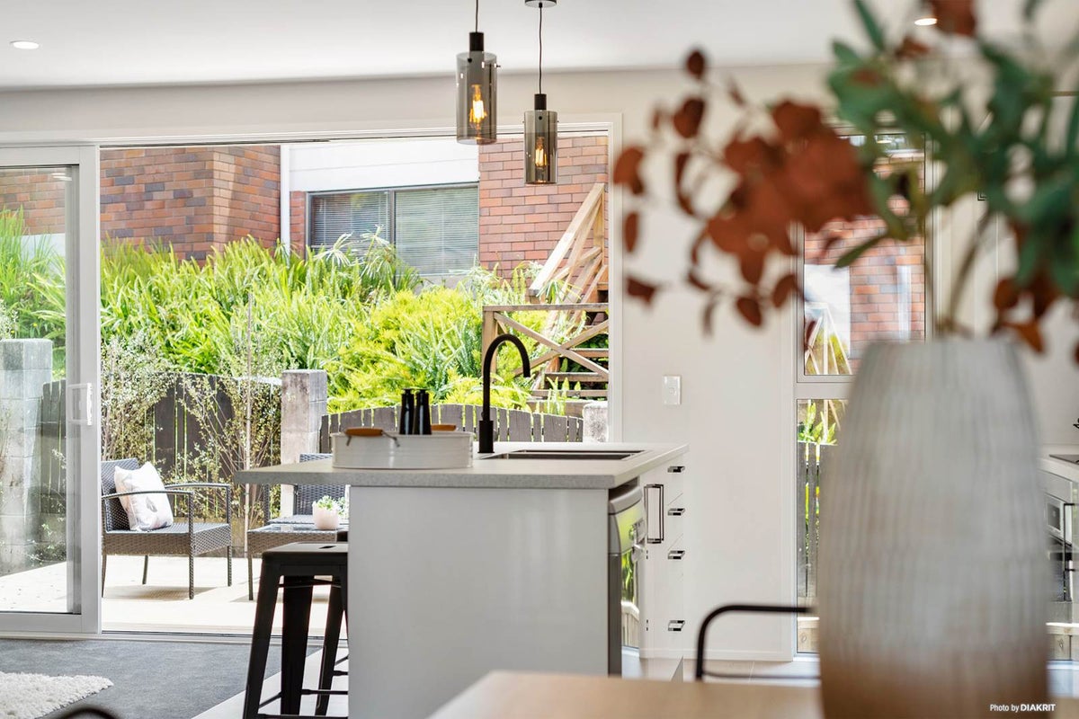23B Hartley Terrace, Massey, Auckland - Carousel 1