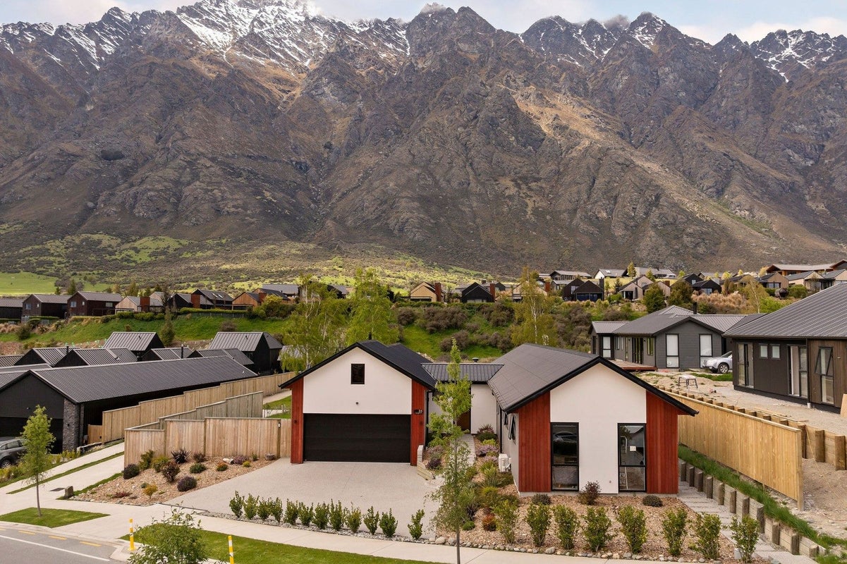 25 Spur Ridge Rise, Hanley's Farm, Jacks Point, Queenstown-Lakes, Otago - Carousel 1