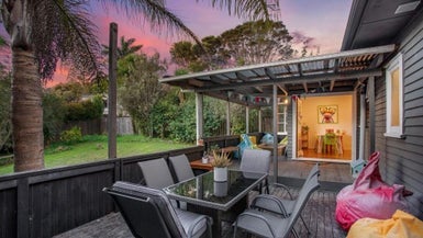 43 Atkinson Road, Titirangi, Auckland - Carousel 1