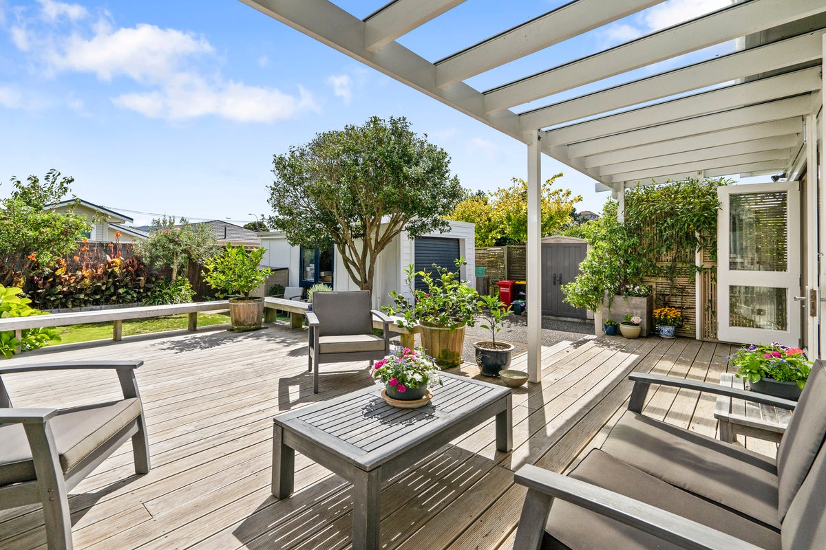 32 Bentinck Avenue, Strathmore Park, Wellington - Carousel 1