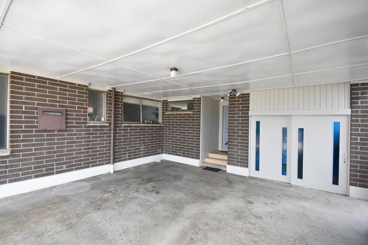 1 Keinan Avenue, Milton - Carousel 24