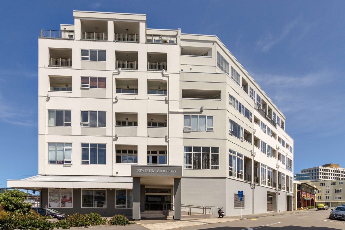 111/107 Thorndon Quay, Pipitea, Wellington - Carousel 1