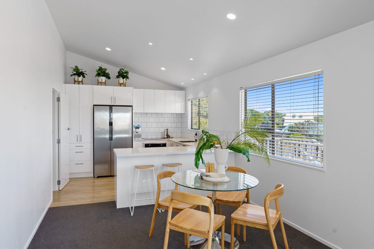 116 Field Way, Waikanae Beach, Waikanae - Carousel 2