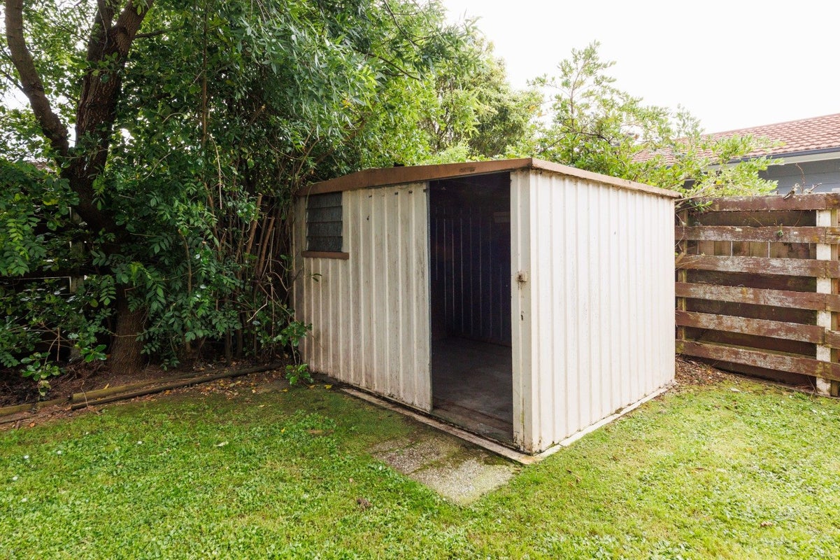 2 Adams Place, Kelvin Grove, Palmerston North - Carousel 21