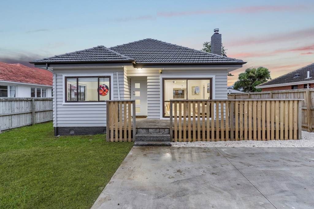 8 Bledisloe Street, Papatoetoe, Auckland - Carousel 1